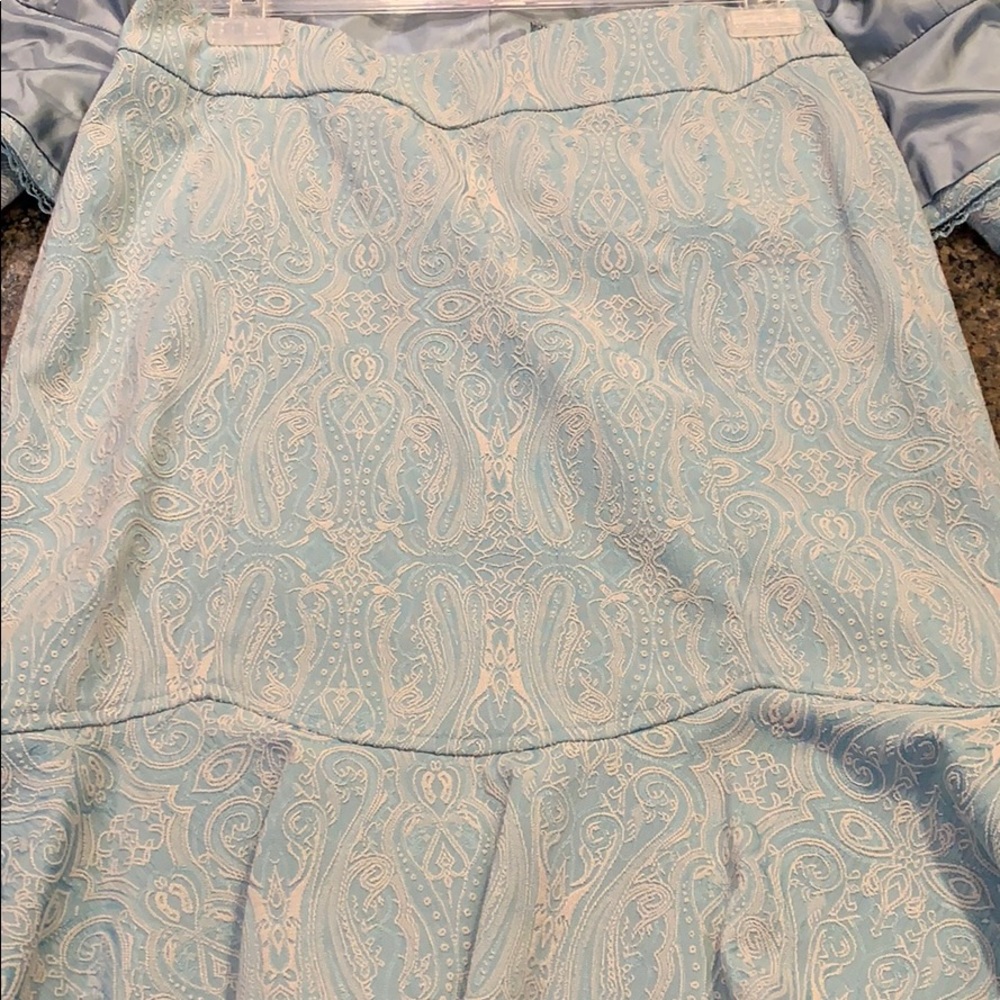 Suit - Picture 2 of 5